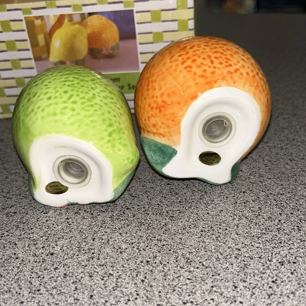NWT Citrus Salt and Pepper Shakers set